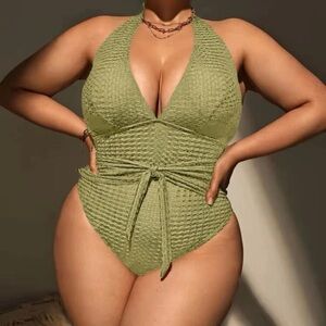 🆕 Plus Textured Knot Front OnePiece Swimsuit 4X/20